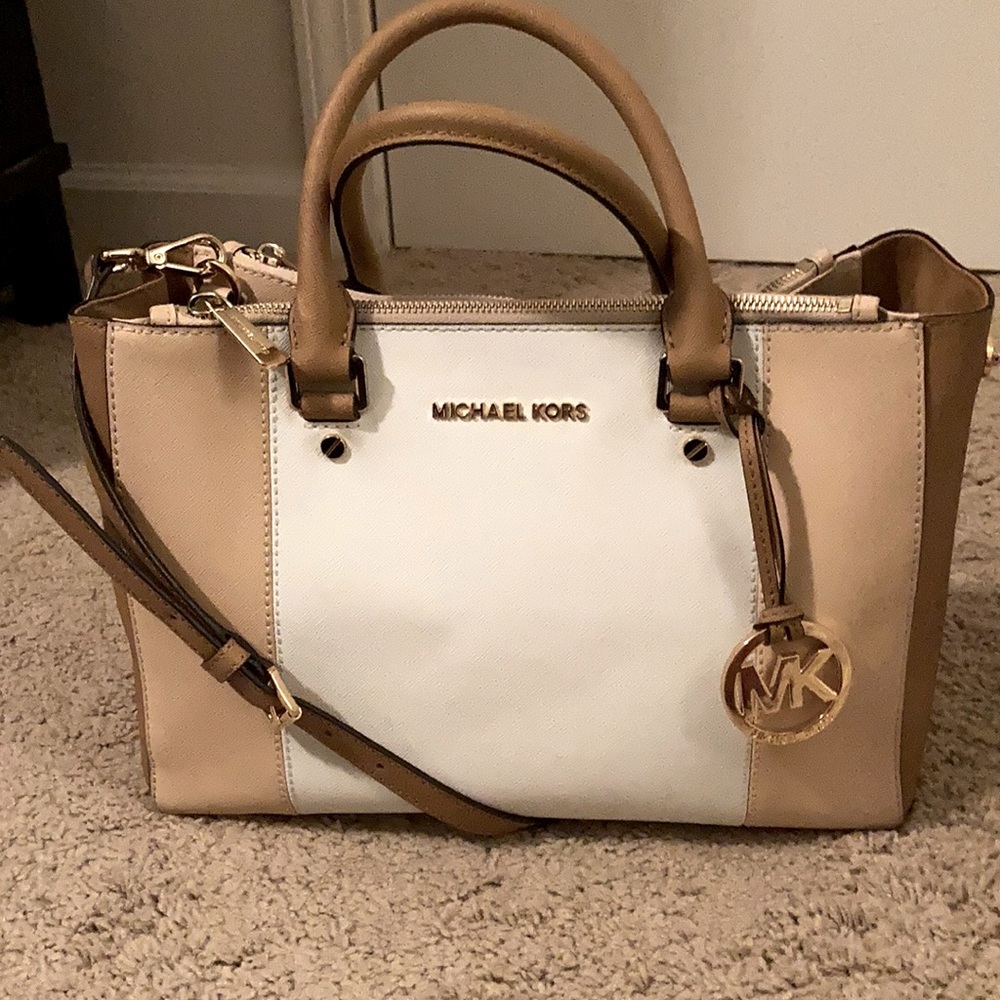 MICAHEL KORS SUTTON SATCHEL